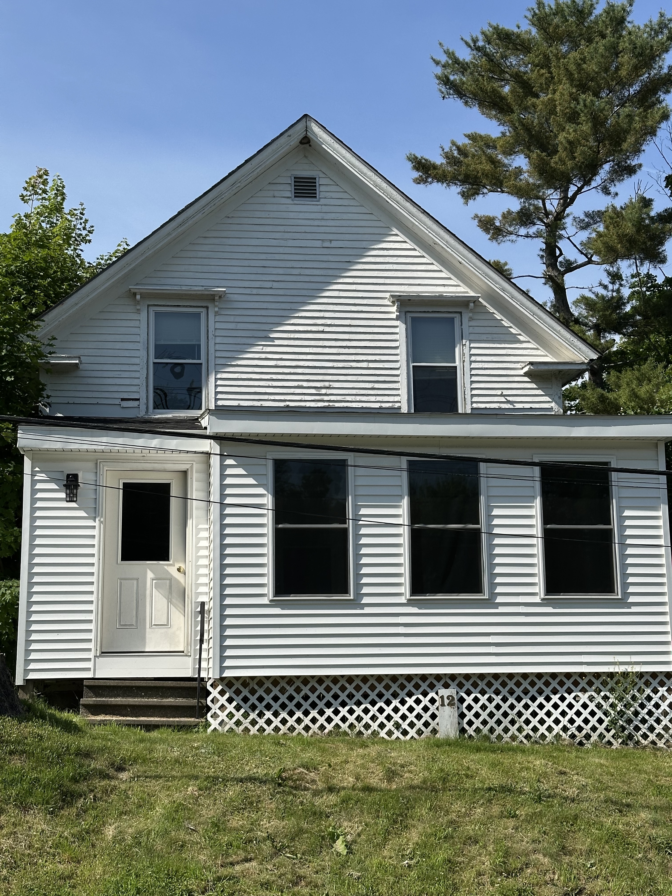 12 Island Avenue