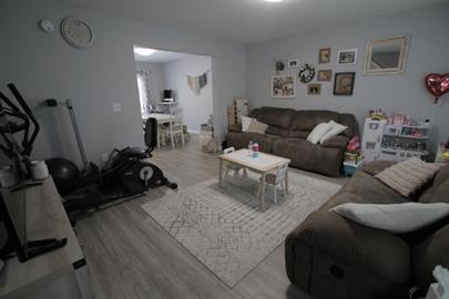 614 Main St #2